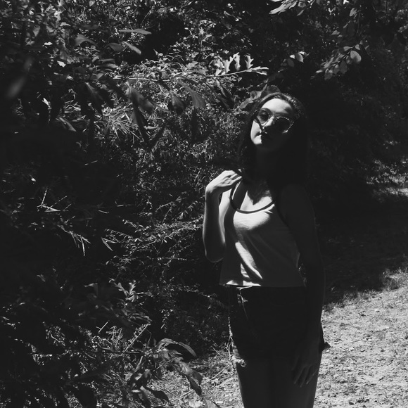 Meet your Posher, Mickayla - Picture 1 of 1